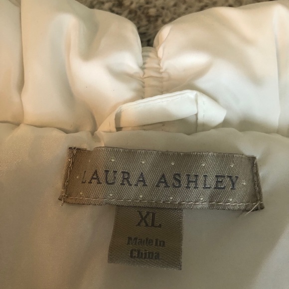 COPY - Laura Ashley Vest - Picture 3 of 8